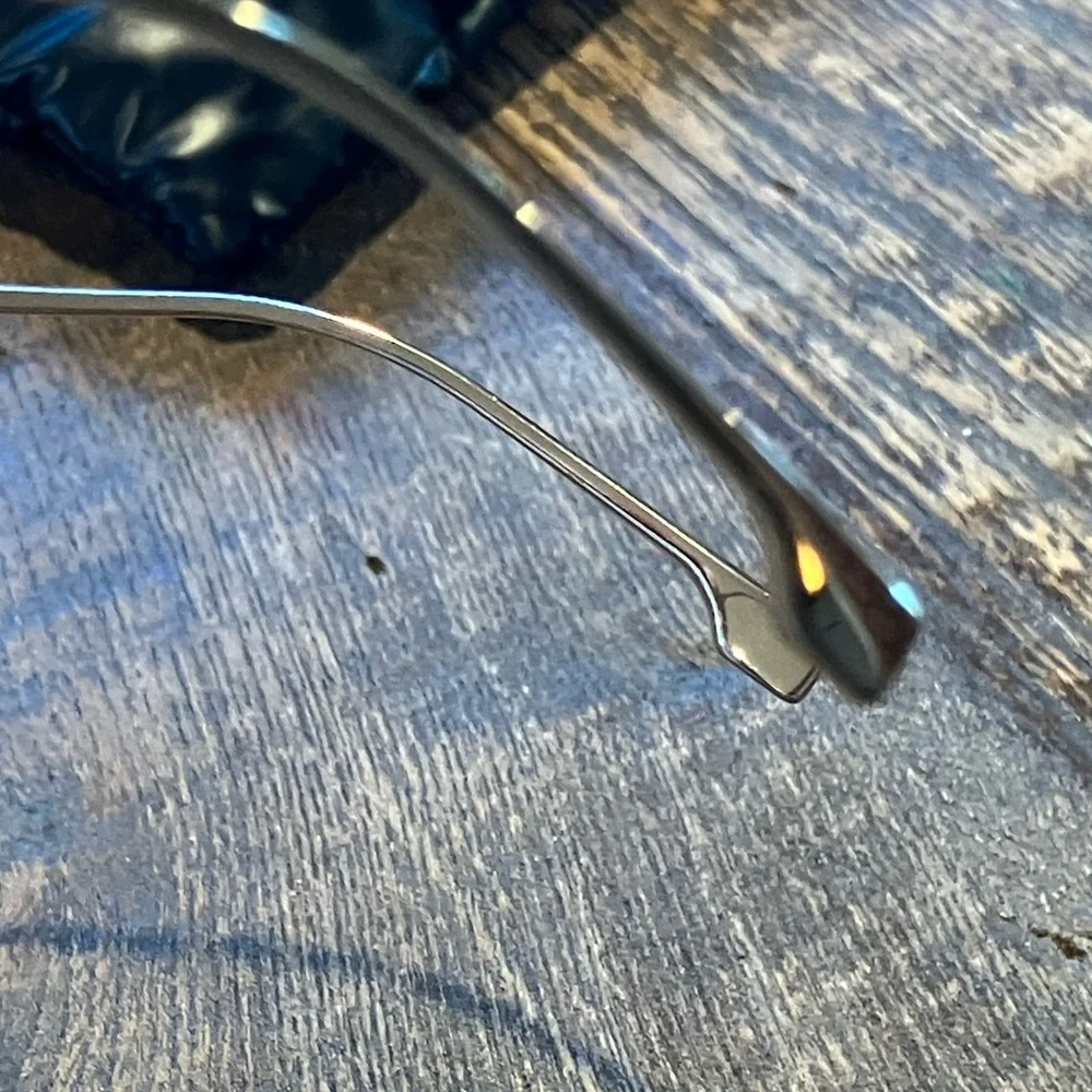 Authentic #Fendi !! color rose gold gradient 
FF Crystal Metal Oval Sunglasses - Picture 10 of 17